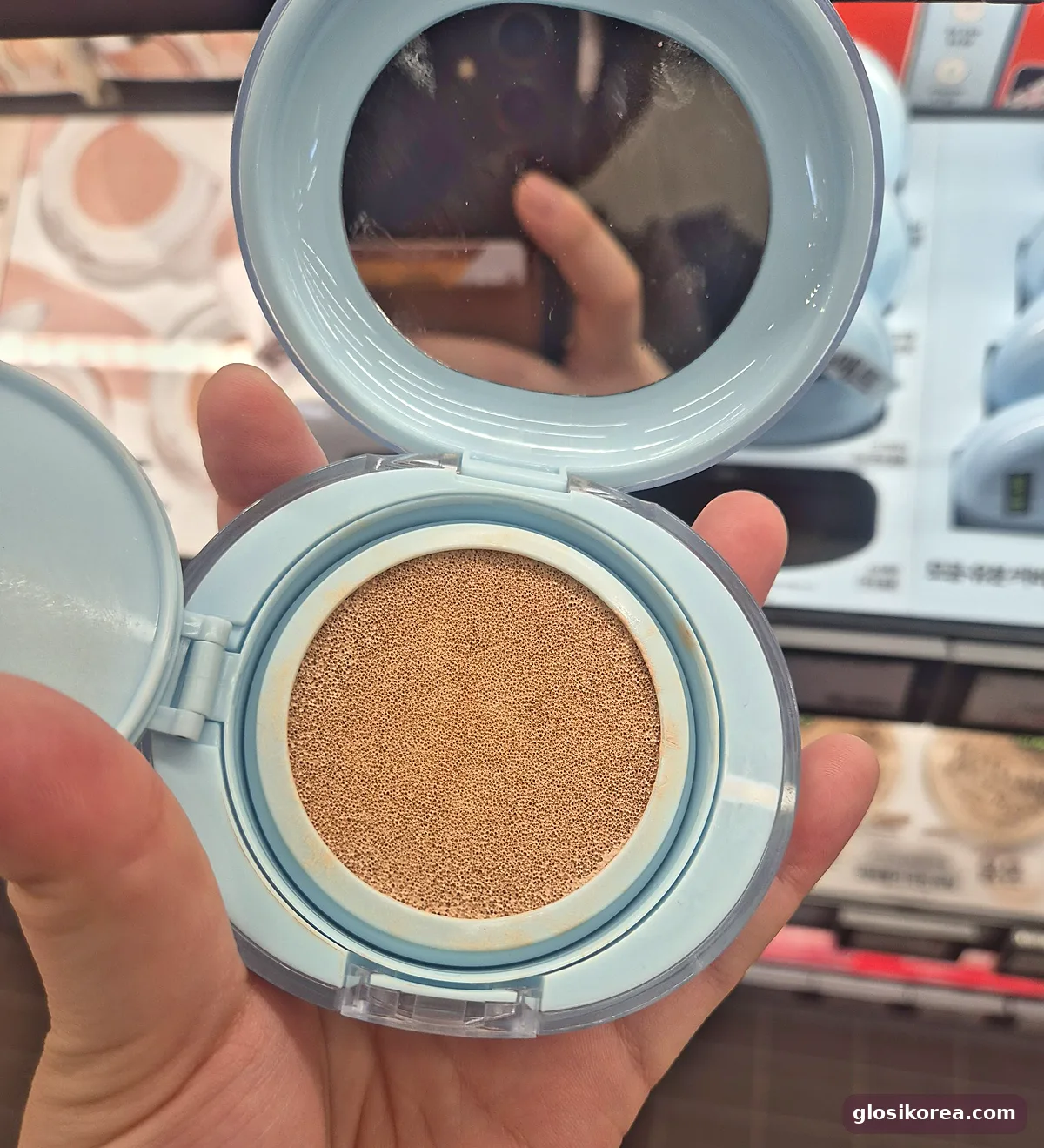 AMUSE Airy Pore Cover Cushion tester opened in hand