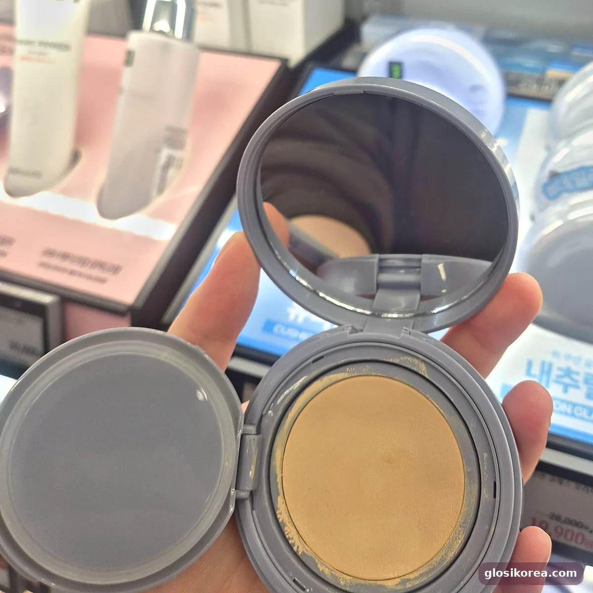 hince Second Skin Mesh Matte Cushion tester opened in hand