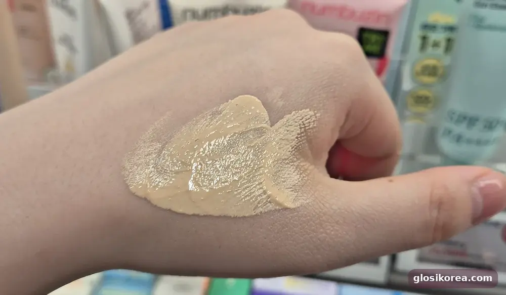 numbuzin No.3 tone-up beige 01 Blur swatch on my hand