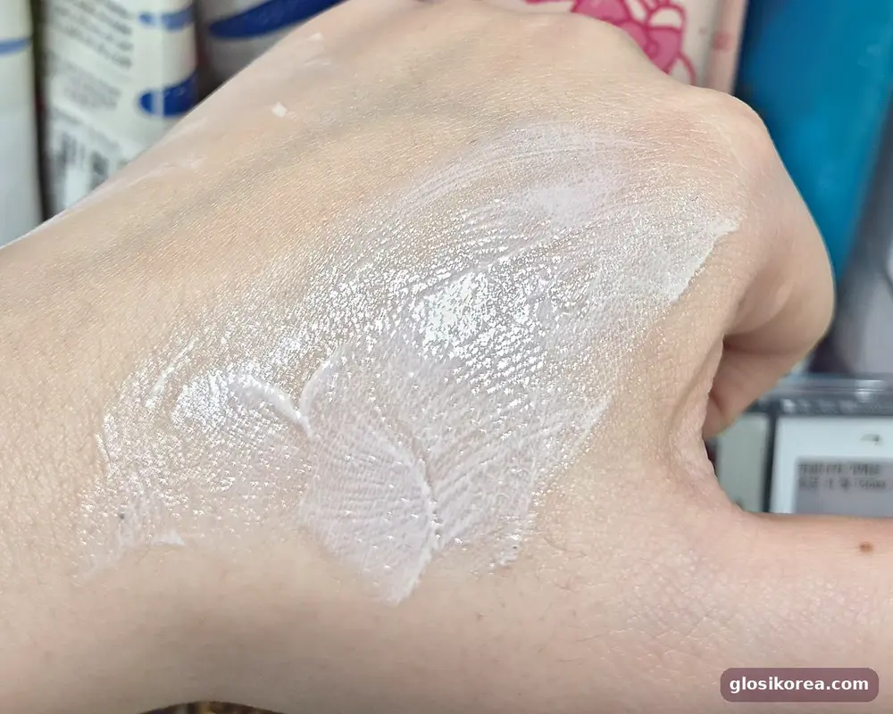 Sikmulnara White Rice tone-up sun cream blended on my hand